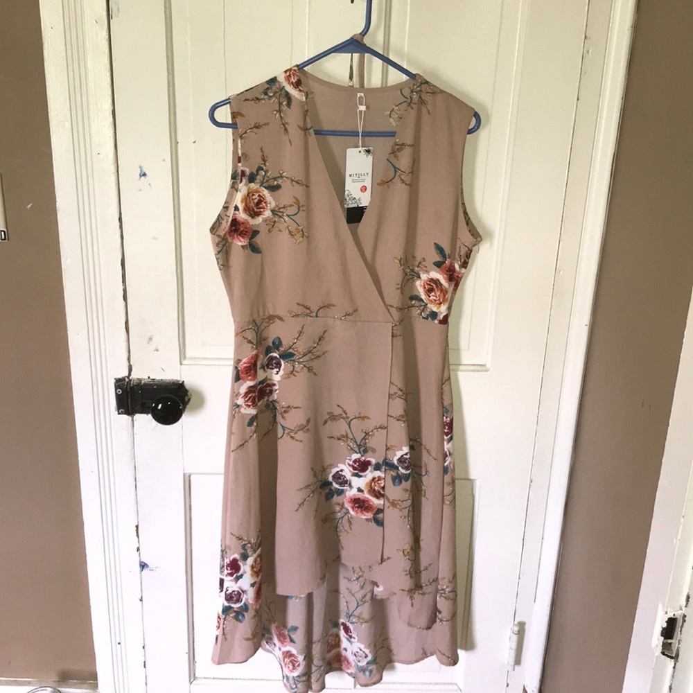 Peachy floral sleeveless dress